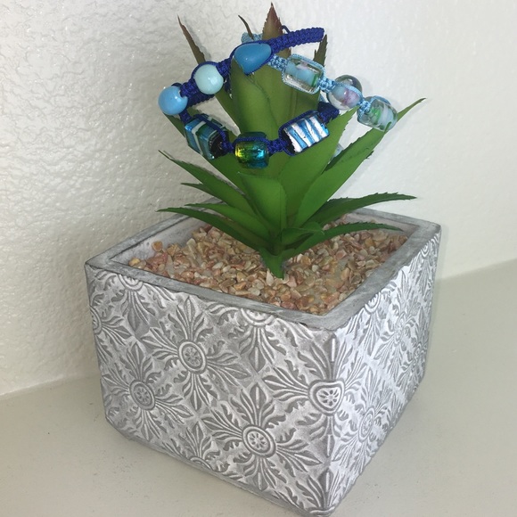 Handmade Chinese Knotting Bracelet W/ Glass Beads - Picture 8 of 8